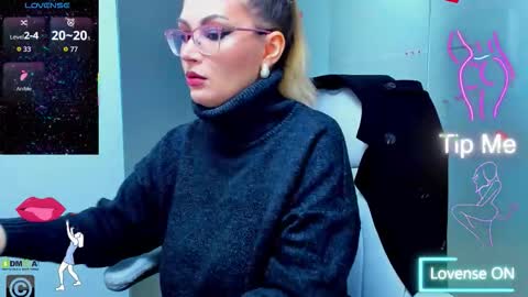 evelyne_rose online show from 9, 10, 2025