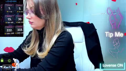 evelyne_rose online show from 11, 4, 2026