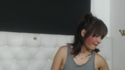 Evelyne online show from 9, 4, 2026