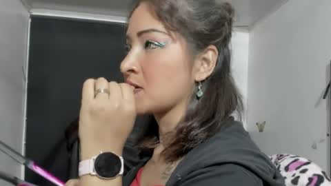 Evelyne online show from 26, 4, 2026