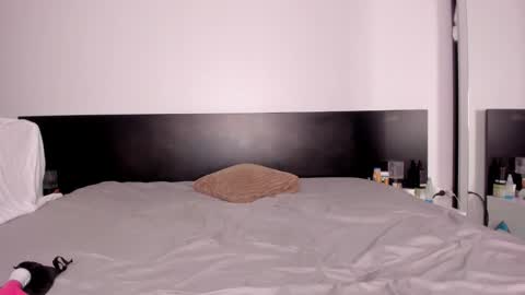 Evelyne online show from 1, 10, 2025