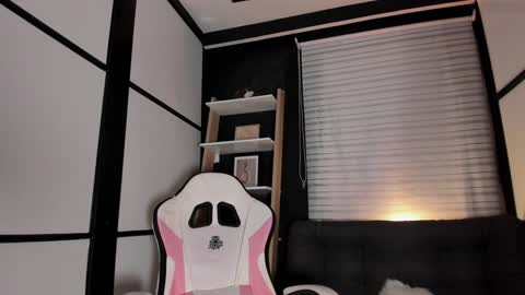 Evelyn Woods online show from 7, 12, 2024