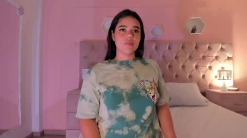 Evelyn Woods online show from 17, 12, 2024