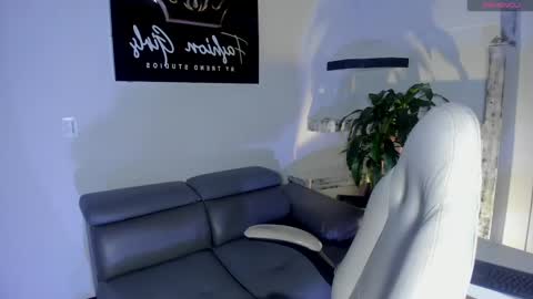 Evelyn Woods online show from 30, 12, 2024