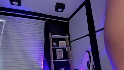 Evelyn Woods online show from 7, 1, 2025