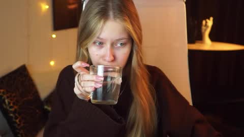 Snapshot of evemundie chatting on 27, 5, 2026 Eve online show from 27, 5, 2026