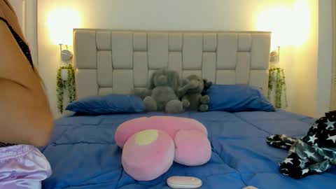 Snapshot of even_scoty chatting on 5, 11, 2025 even_scoty online show from 5, 11, 2025