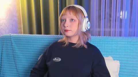 Snapshot of eves_eyes chatting on 16, 11, 2025 Forget me not eve on CB online show from 16, 11, 2025