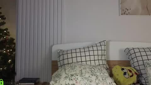 evi_woow online show from 11, 12, 2024