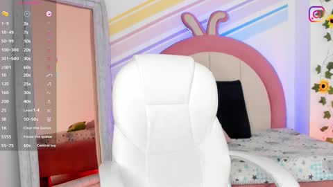 My name is Evie  nice to meet you  really get to know me better private is open  online show from 12, 2, 2025