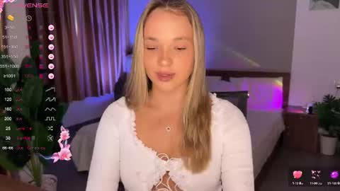 Snapshot of evielina chatting on 19, 6, 2026 evielina online show from 19, 6, 2026