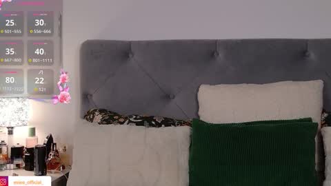 Snapshot of evierosie chatting on 4, 10, 2025 Evie online show from 4, 10, 2025