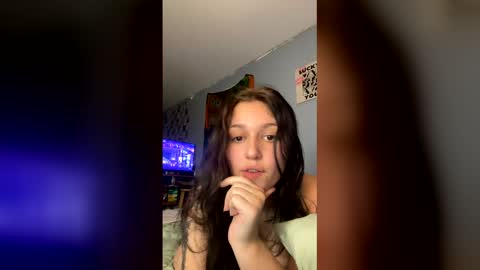 eviesins_xo online show from 22, 12, 2025