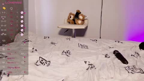 evva_foxxy online show from 6, 4, 2026