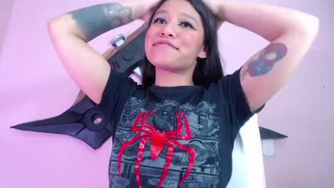 Snapshot of evybubbles_ chatting on 28, 9, 2025 Im Evy online show from 28, 9, 2025