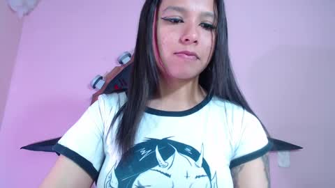 Snapshot of evybubbles_ chatting on 2, 10, 2025 Im Evy online show from 2, 10, 2025