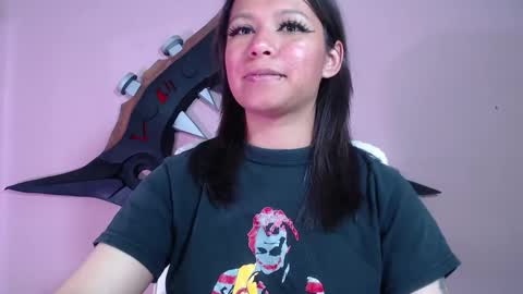 Snapshot of evybubbles_ chatting on 23, 11, 2025 Im Evy online show from 23, 11, 2025