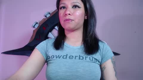 Snapshot of evybubbles_ chatting on 30, 11, 2025 Im Evy online show from 30, 11, 2025