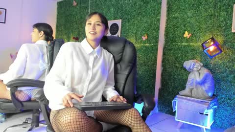 Snapshot of evyy_ chatting on 8, 4, 2026 Evyy online show from 8, 4, 2026