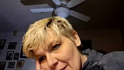 excitmama online show from 10, 3, 2026