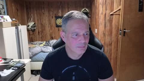 Snapshot of exibe1219 chatting on 6, 1, 2025 exibe1219 online show from 6, 1, 2025