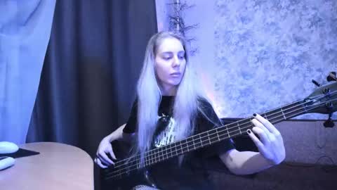 my real name is Irene but Exo is oke too  online show from 12, 9, 2025