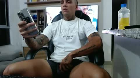 Snapshot of exotic_dude chatting on 1, 6, 2026 camilo online show from 1, 6, 2026