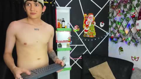 exotic_kisses_ online show from 5, 12, 2024