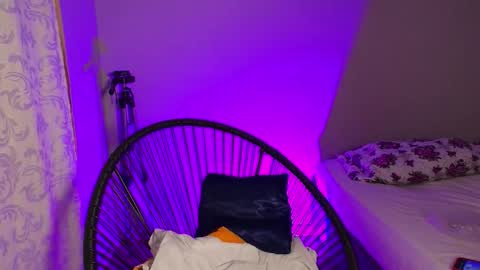 Soy Carla online show from 4, 3, 2026