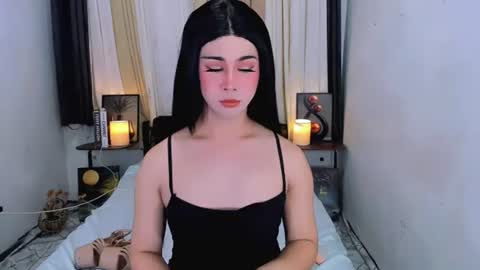expensive_elise online show from 18, 6, 2026
