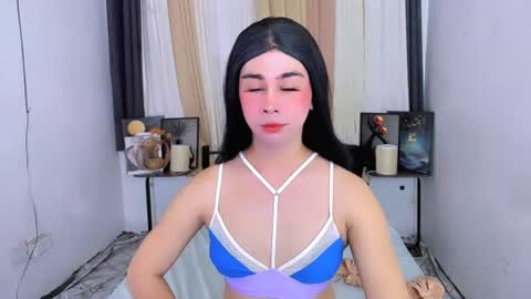 expensive_elise online show from 28, 6, 2026