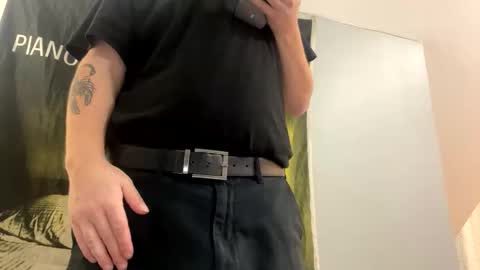 Snapshot of explosive_andyy chatting on 27, 10, 2025 Explosivee andyy online show from 27, 10, 2025