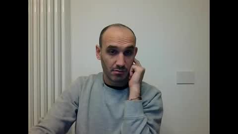 Snapshot of extr0 chatting on 13, 12, 2025 Extro online show from 13, 12, 2025