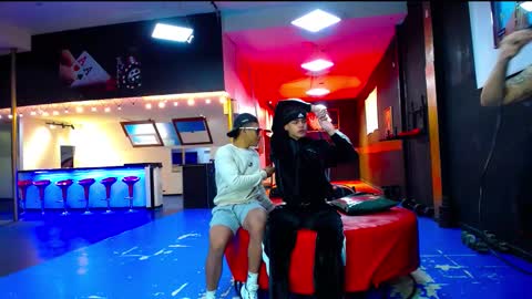 extrangers online show from 20, 9, 2025