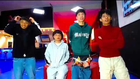 extrangers online show from 13, 10, 2025