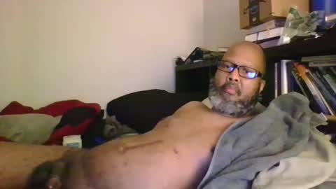 eyequee0007 online show from 28, 10, 2025