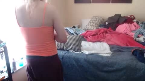 eyeswall0w online show from 16, 9, 2025