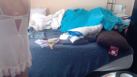 eyeswall0w online show from 24, 2, 2026