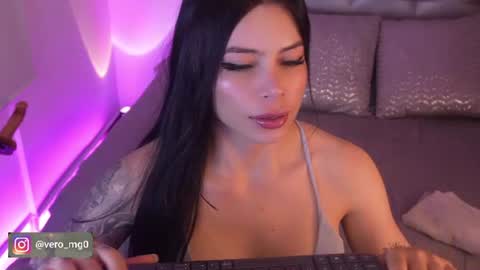 IG eyramodelink online show from 4, 7, 2026