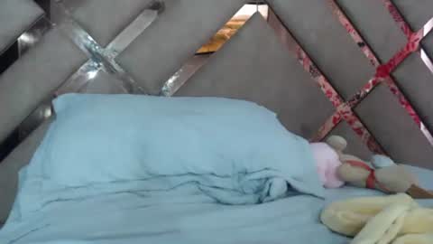 eyshaexotii online show from 22, 4, 2026