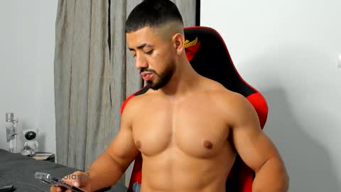 Snapshot of ezzio_scolaro chatting on 24, 10, 2025 Ezzio Scolaro online show from 24, 10, 2025