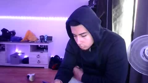 Snapshot of ezzteban935 chatting on 11, 4, 2026 ezzteban935 online show from 11, 4, 2026