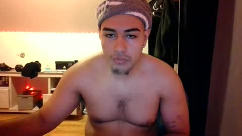 Snapshot of ezzteban935 chatting on 17, 4, 2026 ezzteban935 online show from 17, 4, 2026