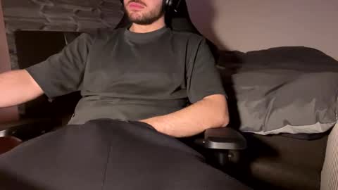 Call me bitch online show from 27, 1, 2025