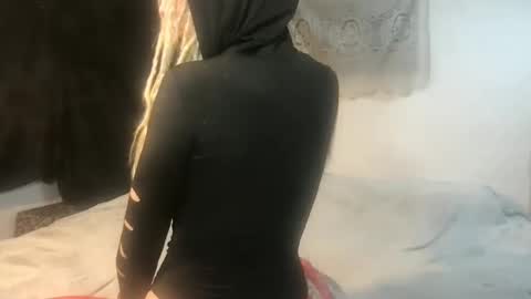 Snapshot of faexoxoxo chatting on 28, 10, 2025 Fae online show from 28, 10, 2025