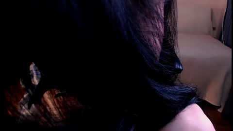 Elli  online show from 24, 4, 2026