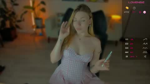 Snapshot of fairy_lele chatting on 3, 8, 2026 fairy_lele online show from 3, 8, 2026