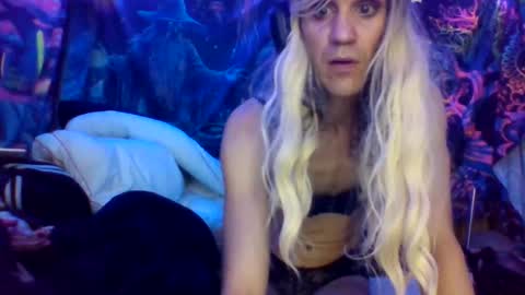 Snapshot of fairy_moan chatting on 7, 6, 2026 fairy_moan online show from 7, 6, 2026