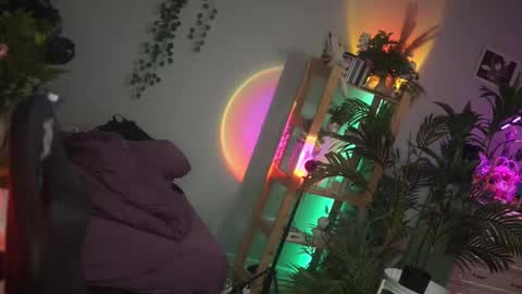 faith_chan online show from 9, 11, 2025