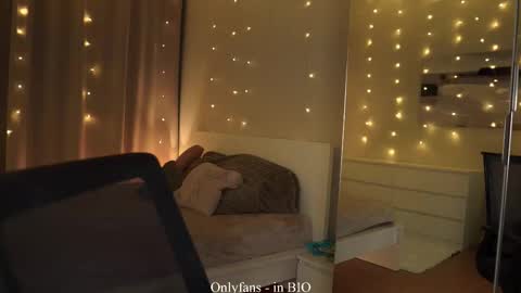 Kaori online show from 3, 12, 2025